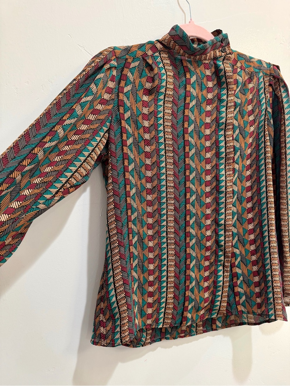 Vintage 80s Regina Porter Geometric Chevron Mock Neck Blouse Hidden Placket Sz 4 - Picture 9 of 16